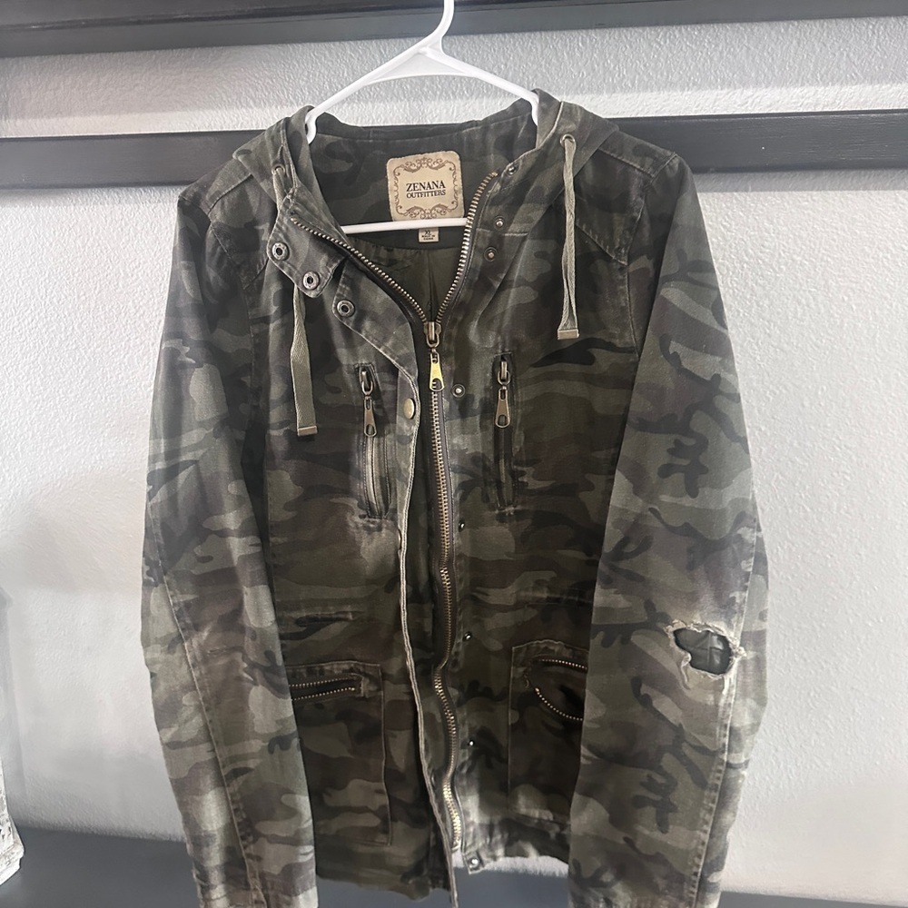 Zenana Outfitters women’s Camouflage Jacket - Picture 3 of 6